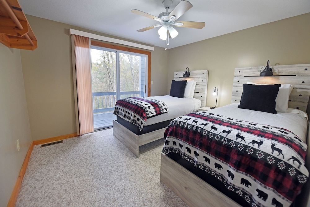 4-Bedroom Townhome photo 2