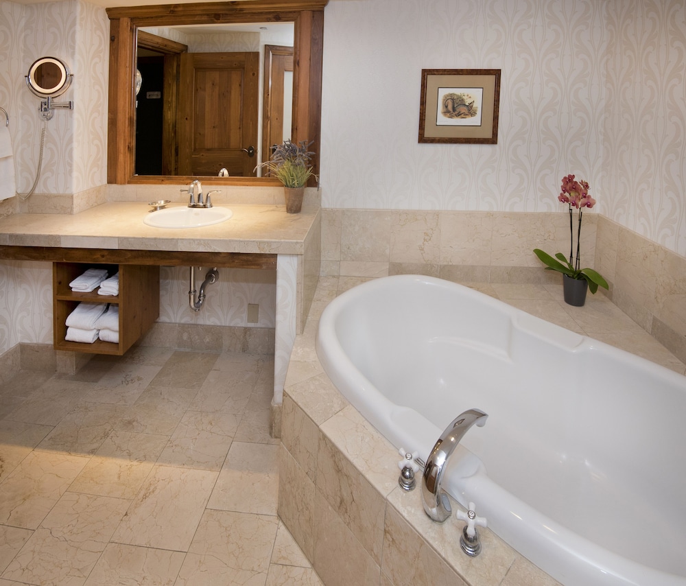 Junior Suite, 1 King Bed - Photo 6