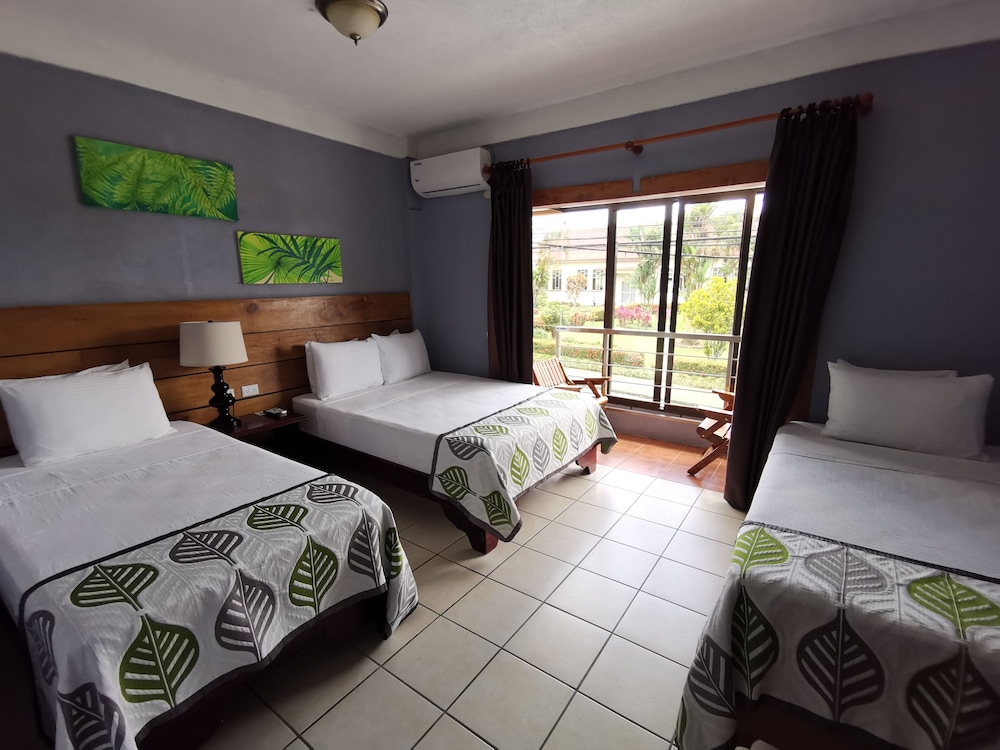 Tropical Family Room photo 2