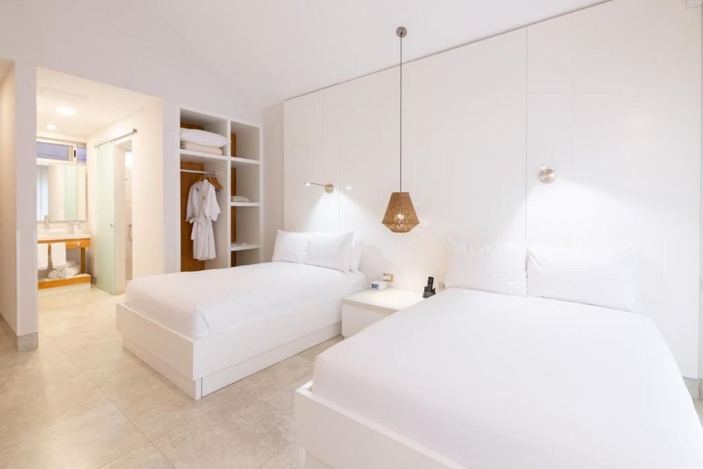 Bungalow, 2 Twin Beds - Photo 1