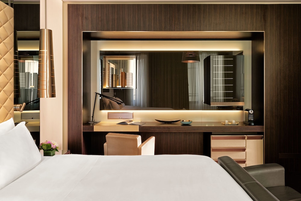 Premium Room, 1 King Bed