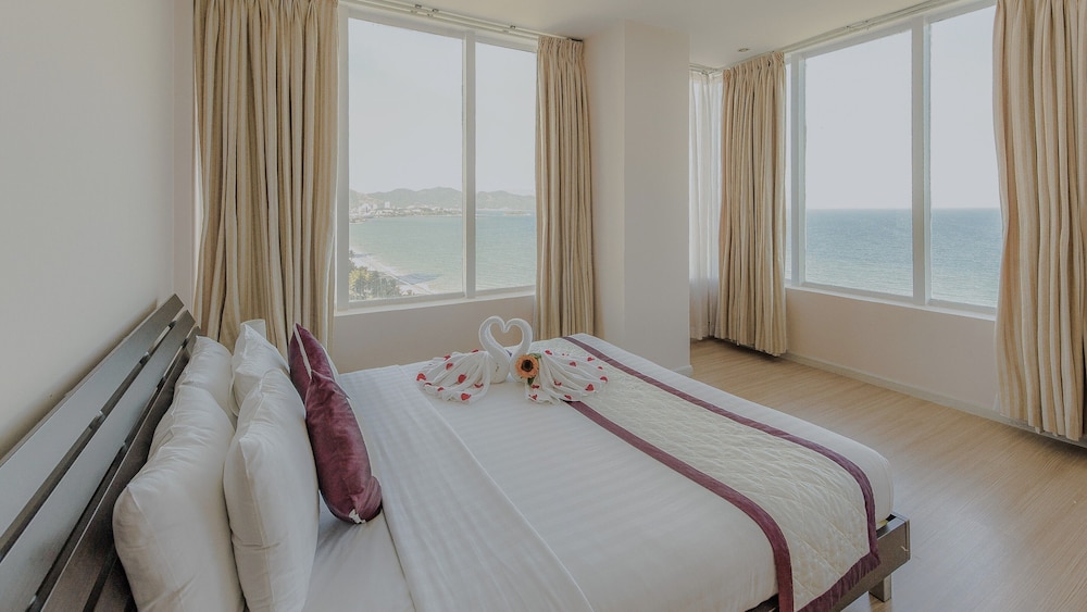 Two-Bedrooms Apartment with Sea View photo 2