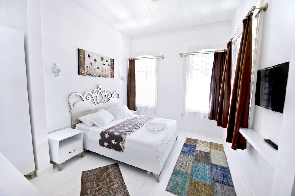Deluxe Double Room (Aphrodite) photo 1