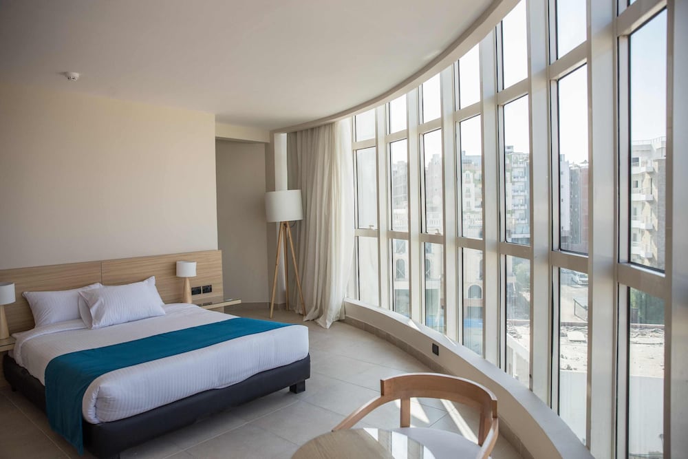 Deluxe Suite with Sea View