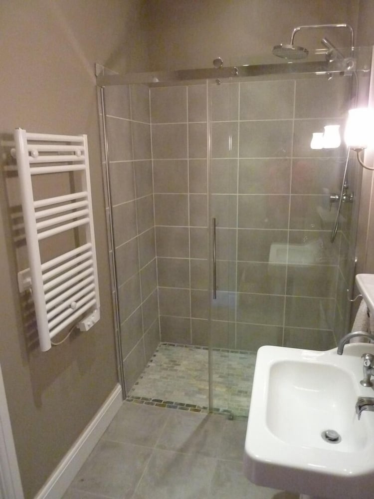 Classic Double Room, 1 Double Bed, Ensuite photo 2
