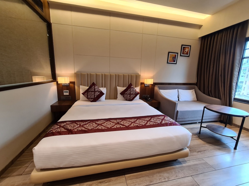 Executive Room - Photo 7