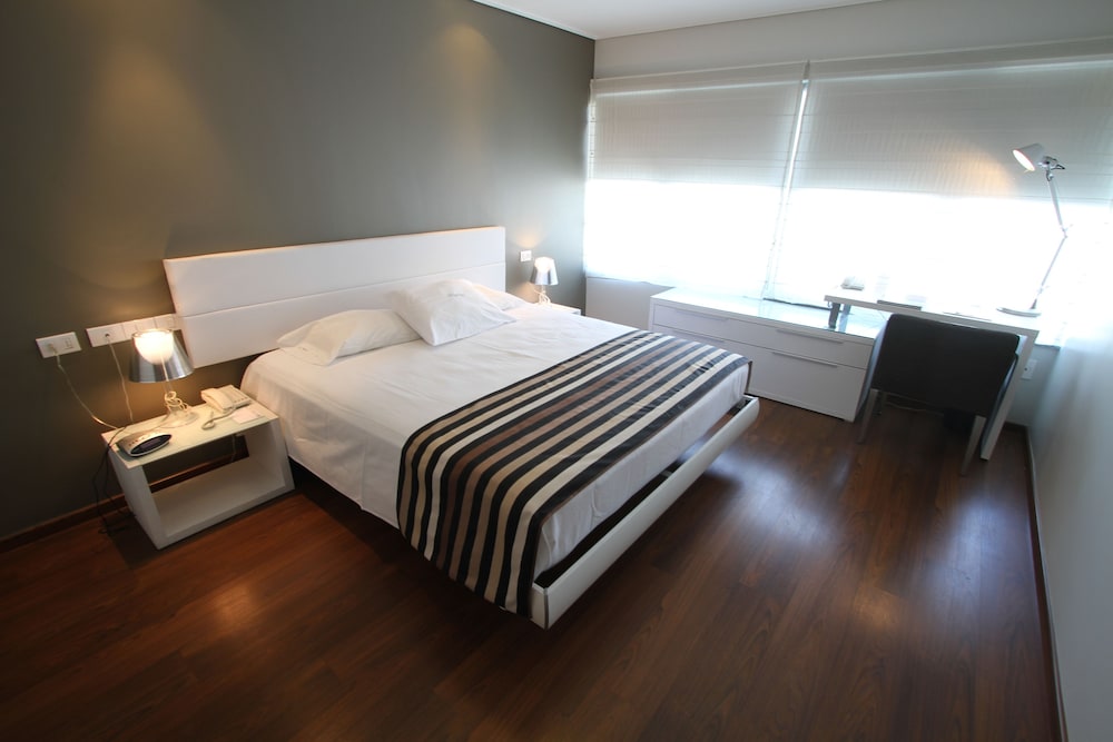 Deluxe Room, Garden View - Photo 1