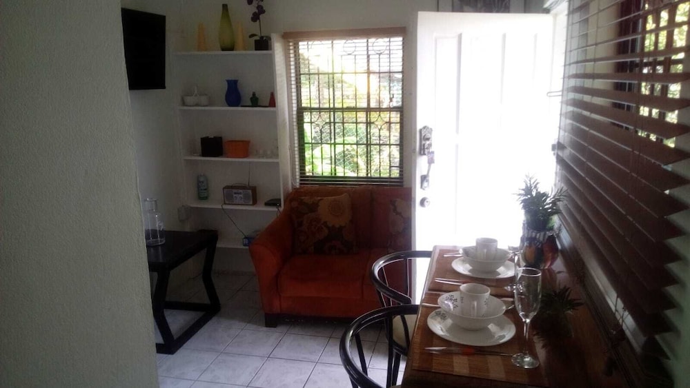Exclusive House photo 1