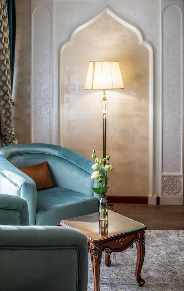 Premium Suite - Photo 7