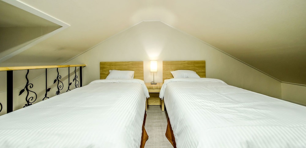 Premium Duplex, Multiple Beds photo 2