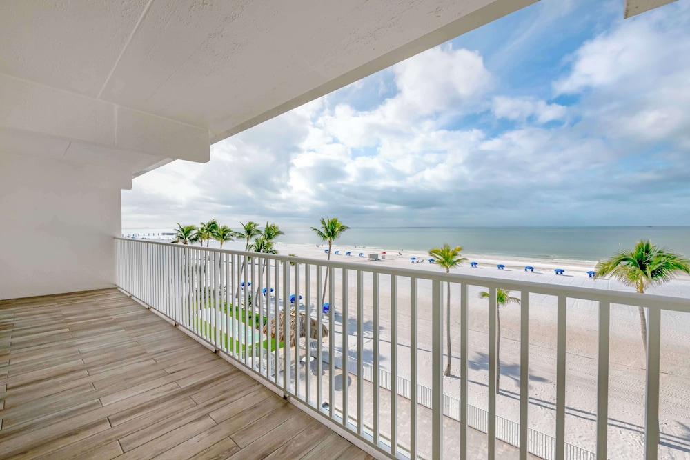 Suite, 2 Double Beds, Non Smoking, Balcony (with Sofabed;Gulf View) - Photo 6