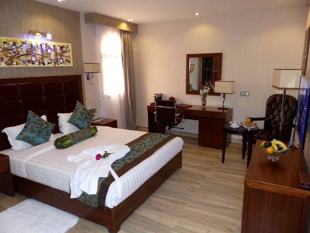 Classic Room, 1 Queen Bed, Non Smoking photo 2