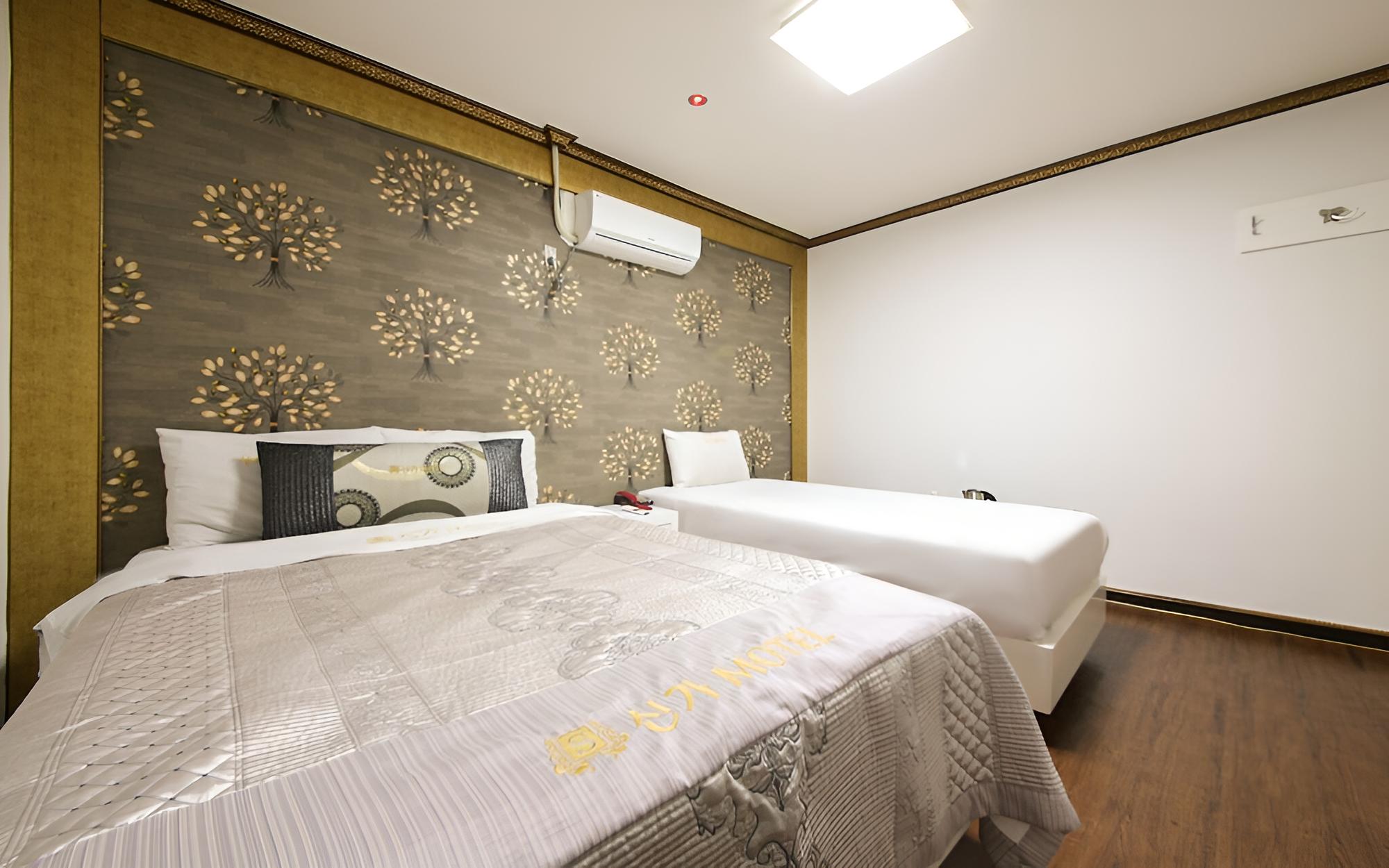 Room (Twin) photo 1