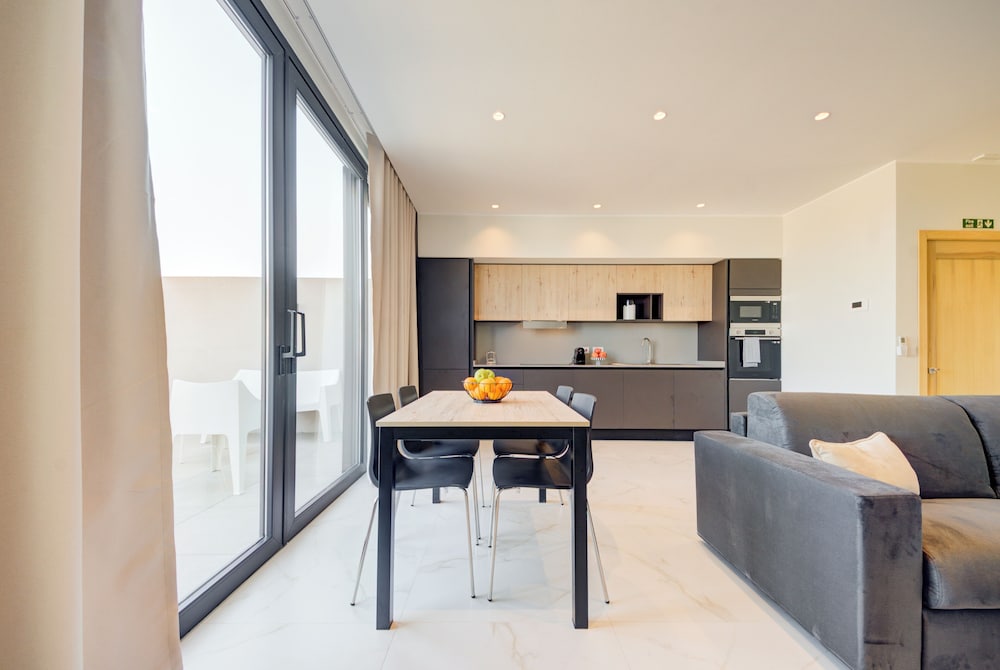 Premium Penthouse, Hot Tub, Sea View