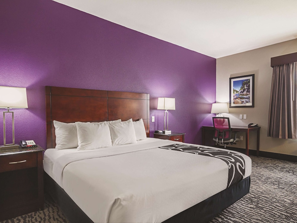 Room, 1 King Bed, Non Smoking - Photo 2