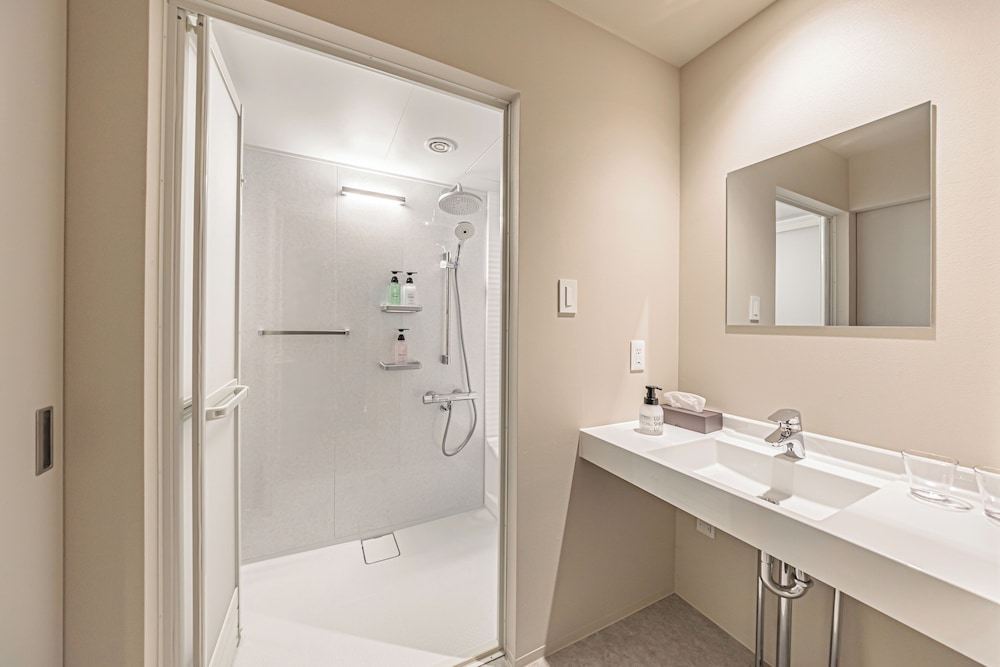 Japanese-Style Room for 5 with Private Shower room, Non Smoking (Futons) thumbnail 6
