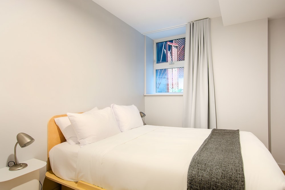 Apartment, 2 Bedrooms, Half-Basement (LC104)