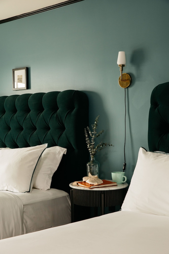 Suite, Multiple Beds (Socialite, Two King) - Photo 2