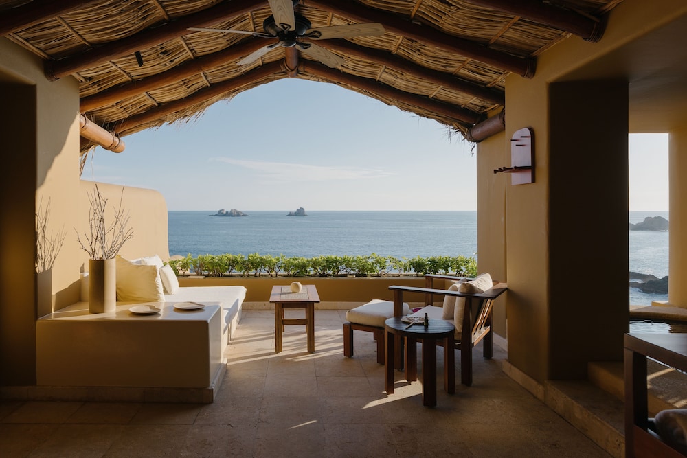 Cliffside Ocean Front Suite - Photo 1