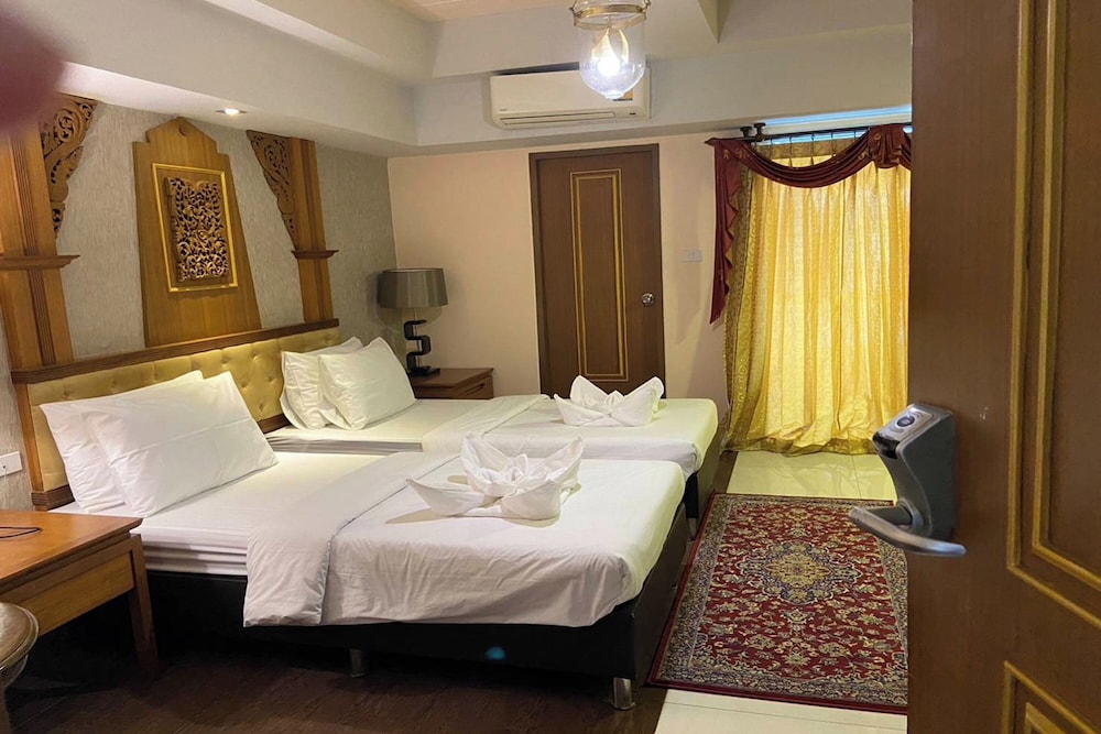 Deluxe Twin Room photo 2