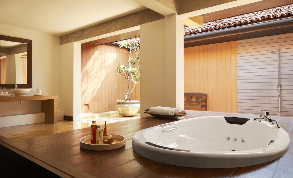 Suite with Sea View - Photo 3