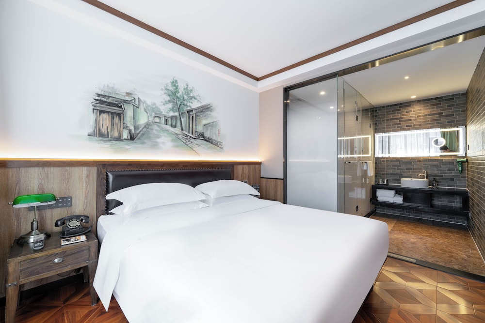 Deluxe Studio Suite