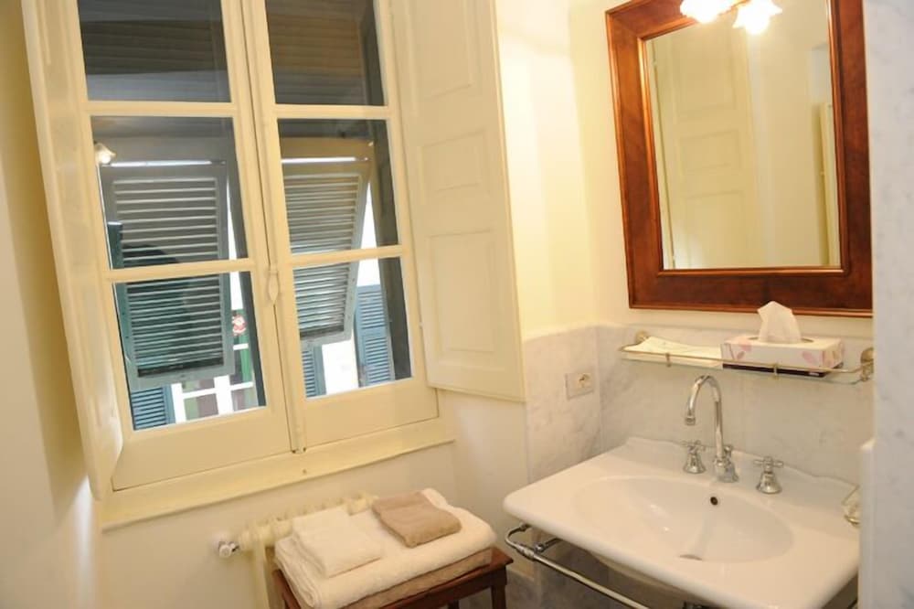 Comfort Suite photo 2