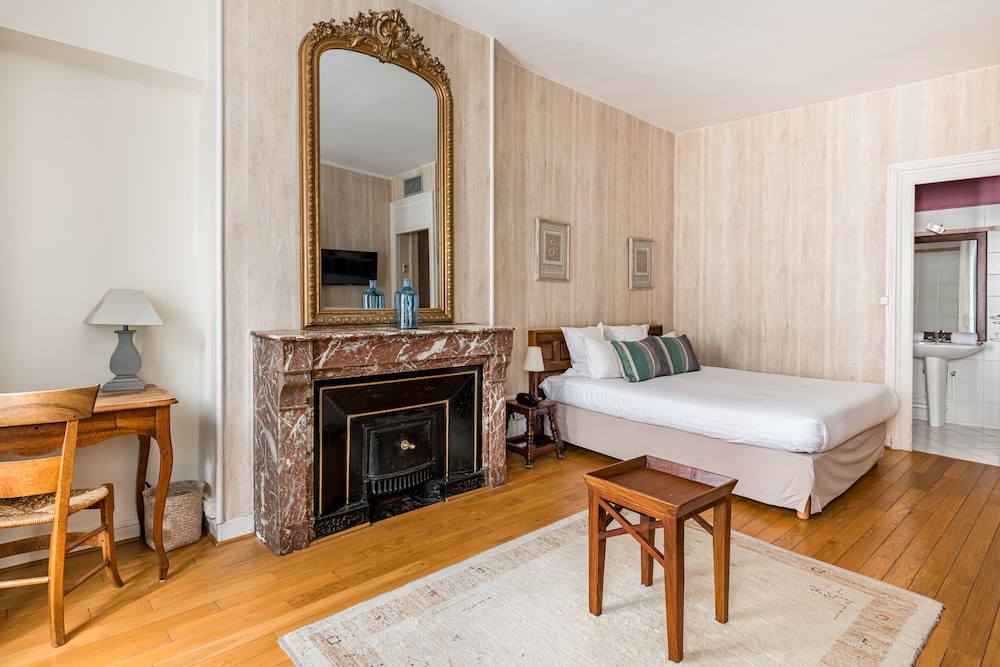 Superior Double or Twin Room photo 2