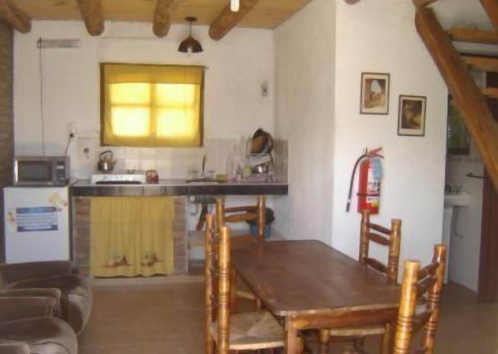 Traditional Cabin, 2 Bedrooms, Kitchen (6)