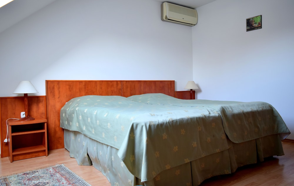 Standard Room photo 1