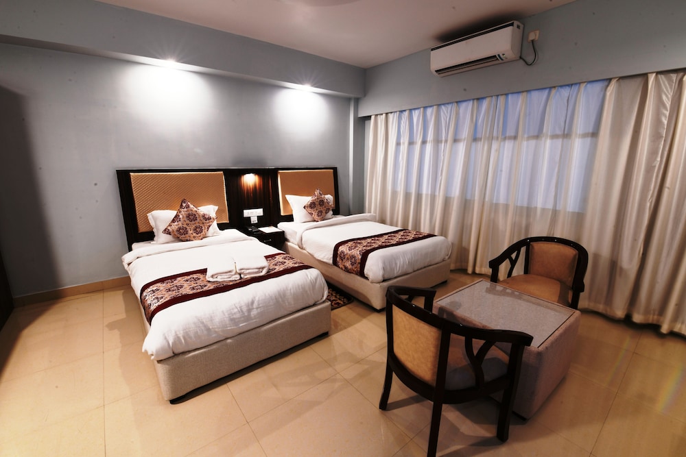 Deluxe Double or Twin Room photo 3