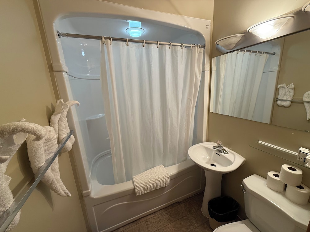 Superior Suite, 2 Queen Beds, Kitchenette photo 2