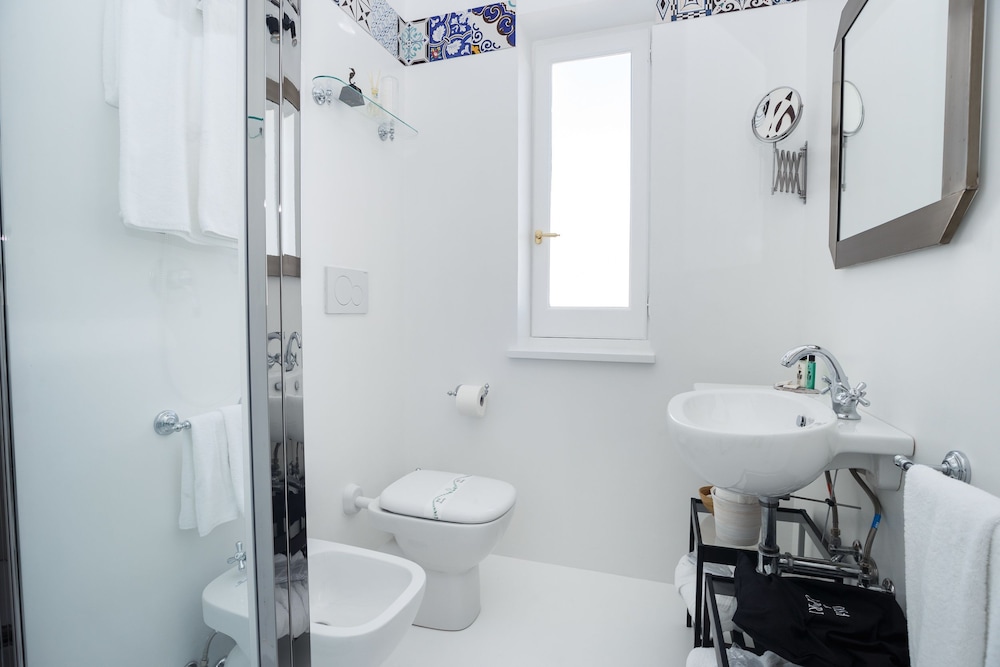 Suite, Sea View (Via le Botteghe 60) photo 3