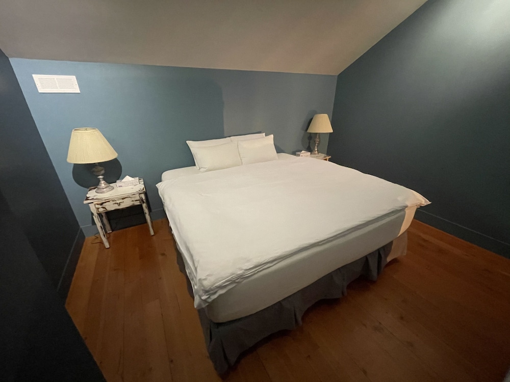 Junior Suite, Ensuite photo 3
