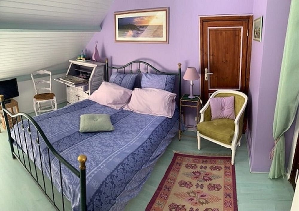 Classic Double Room, Ensuite (Chambre Parme) photo 2