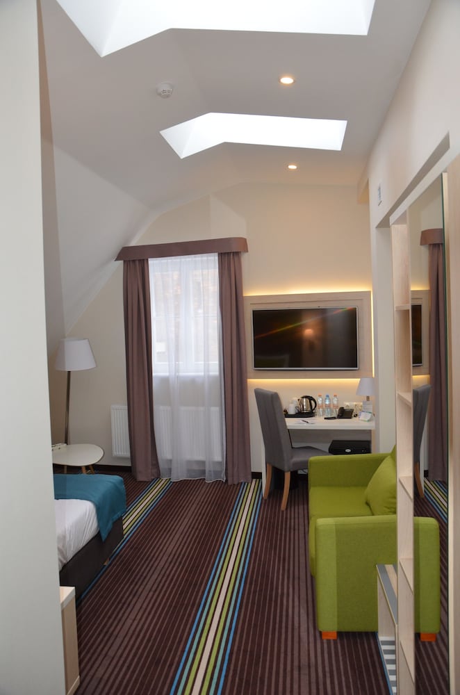 Junior Suite, 2 Bedrooms, City View, Corner photo 1