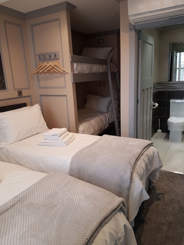 Quadruple Room photo 2