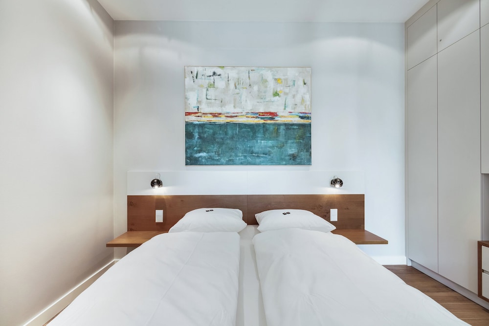 2-Room Apartment Evergreen Bliss 63 m² photo 2