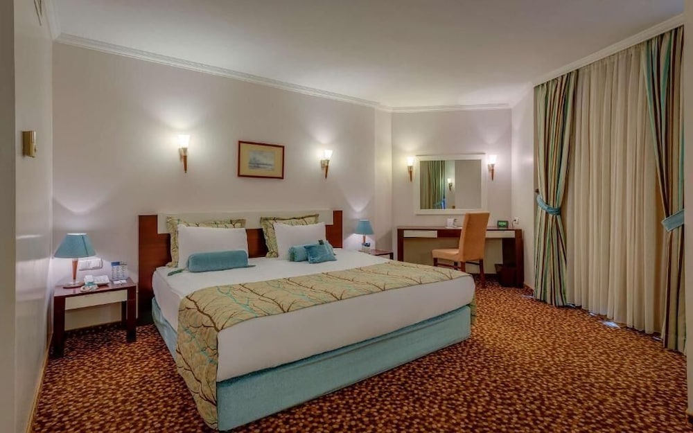 Suite, 1 King Bed, Non Smoking (with Sofabed, View)