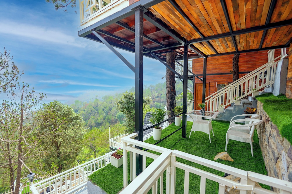 Exclusive Tree House photo 3