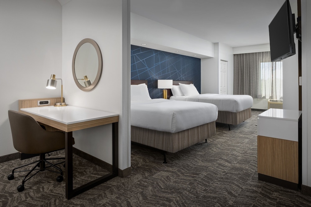 Suite, 2 Double Beds (Mobility/Hearing Accessible, Tub) photo 3