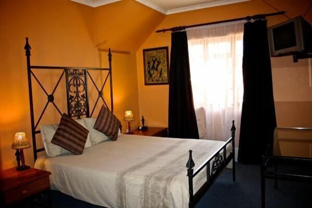 Queen Room 1 photo 3