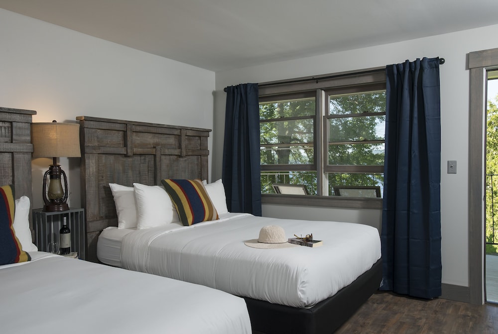 Room, 2 Queen Beds (Lodge) photo 2