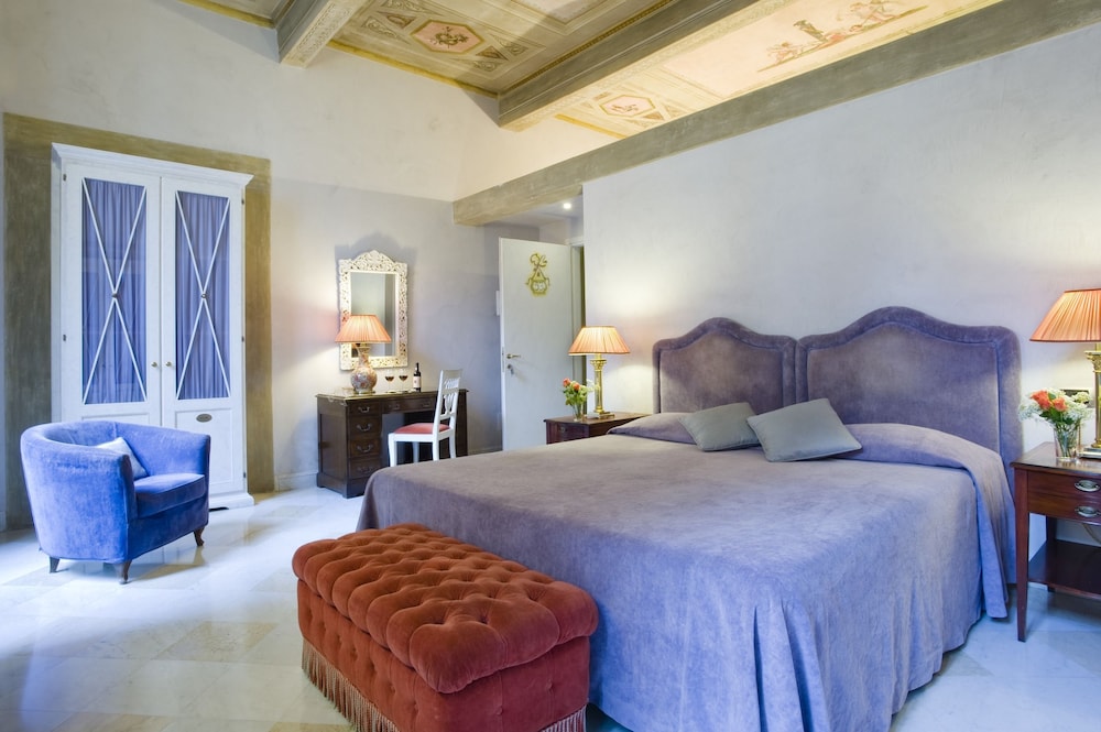 Deluxe Double Room, Private Bathroom photo 2