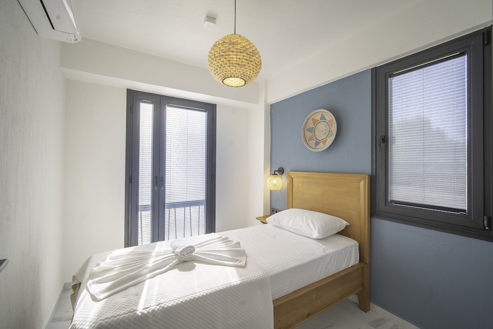Family Suite, 2 Bedrooms, Partial Sea View photo 1