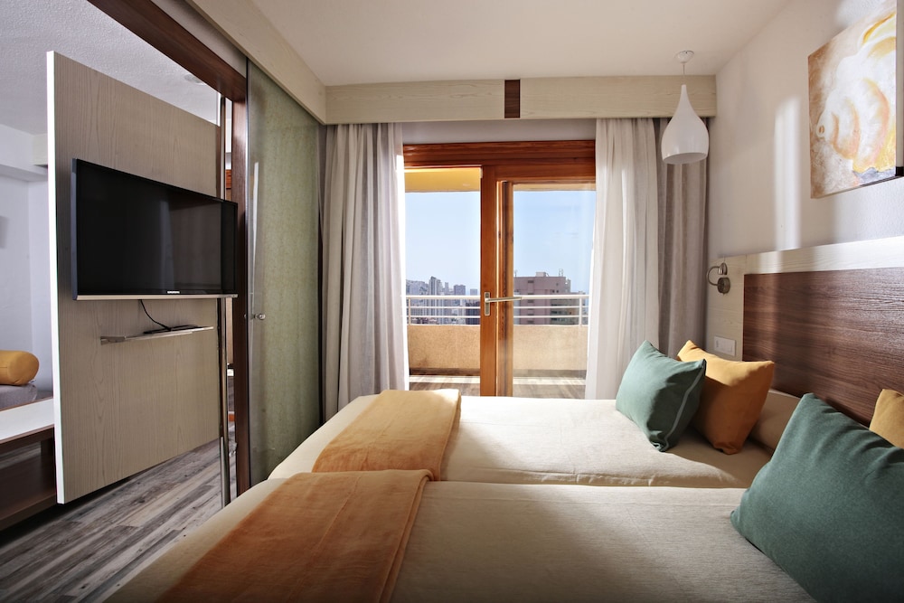 Suite, 1 Bedroom, Terrace, Pool View (2 Adults)