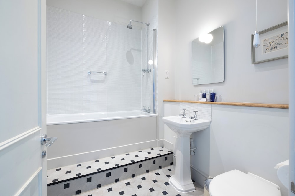 Room (Inland View) - Photo 4