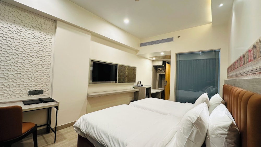 Club Twin Room