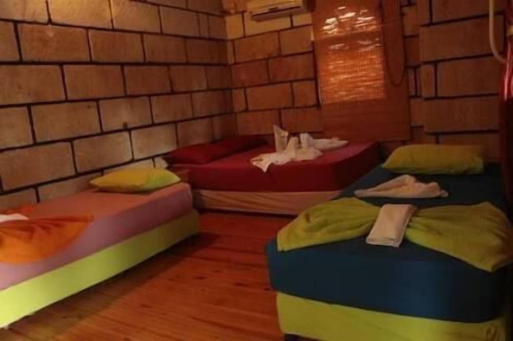 Standard Triple Room photo 2