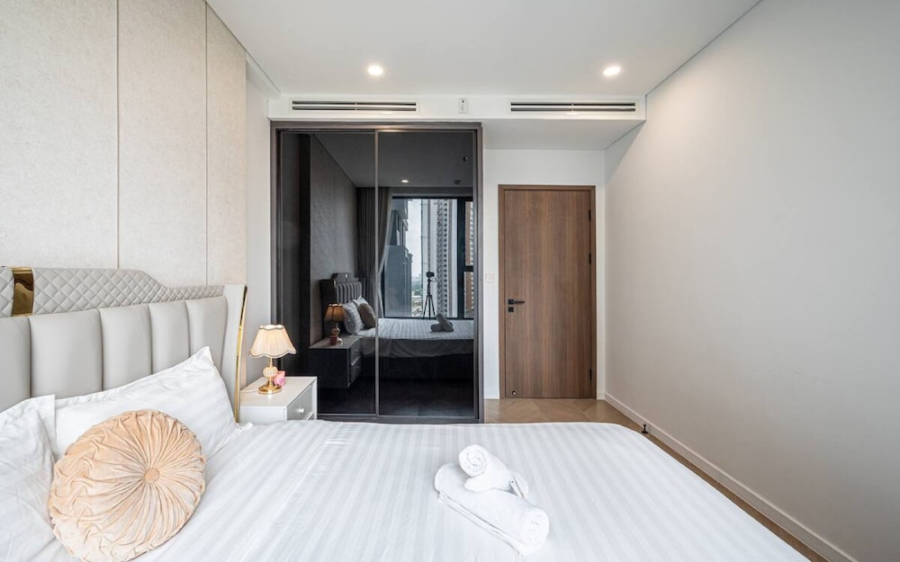 Grand Suite, 1 Bedroom, Club Lounge Access, City View